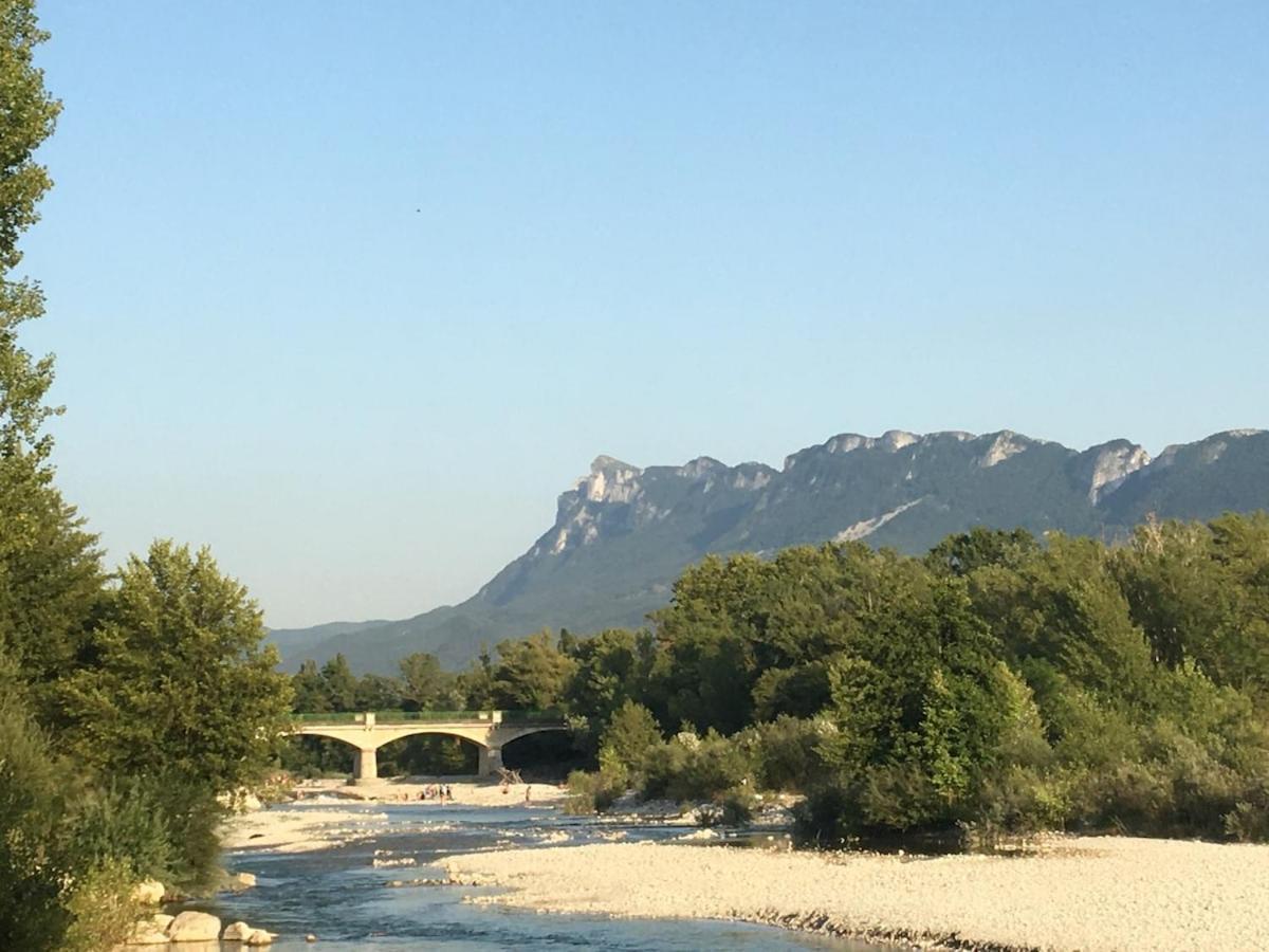 Maison De Vacances Avec Ses Petits Chalets Aouste-sur-Sye Zewnętrze zdjęcie