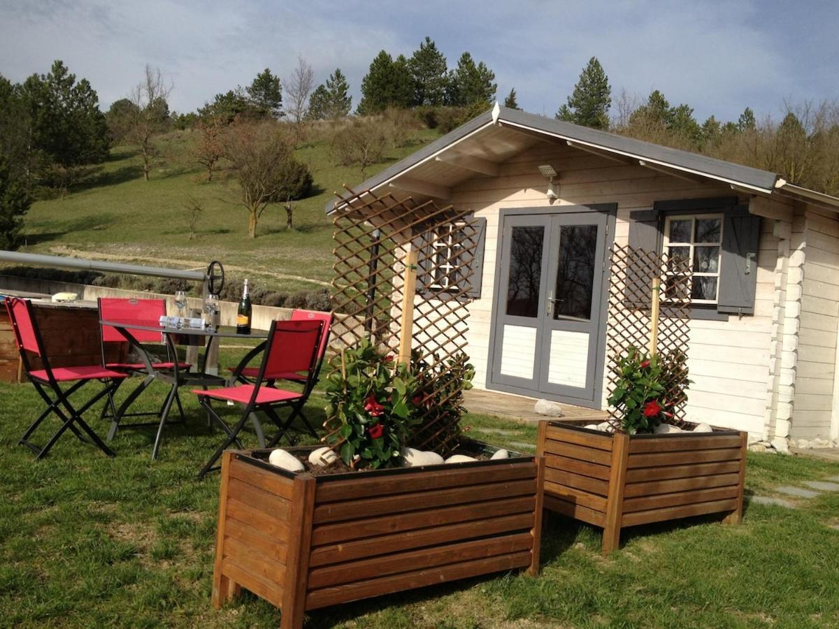 Maison De Vacances Avec Ses Petits Chalets Aouste-sur-Sye Zewnętrze zdjęcie